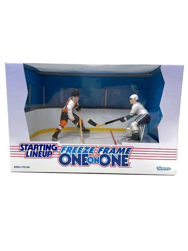 Kenner Starting Lineup Freeze Frame One on One Vintage Hockey Figurine (Paul Kariya vs Eric Lindros)